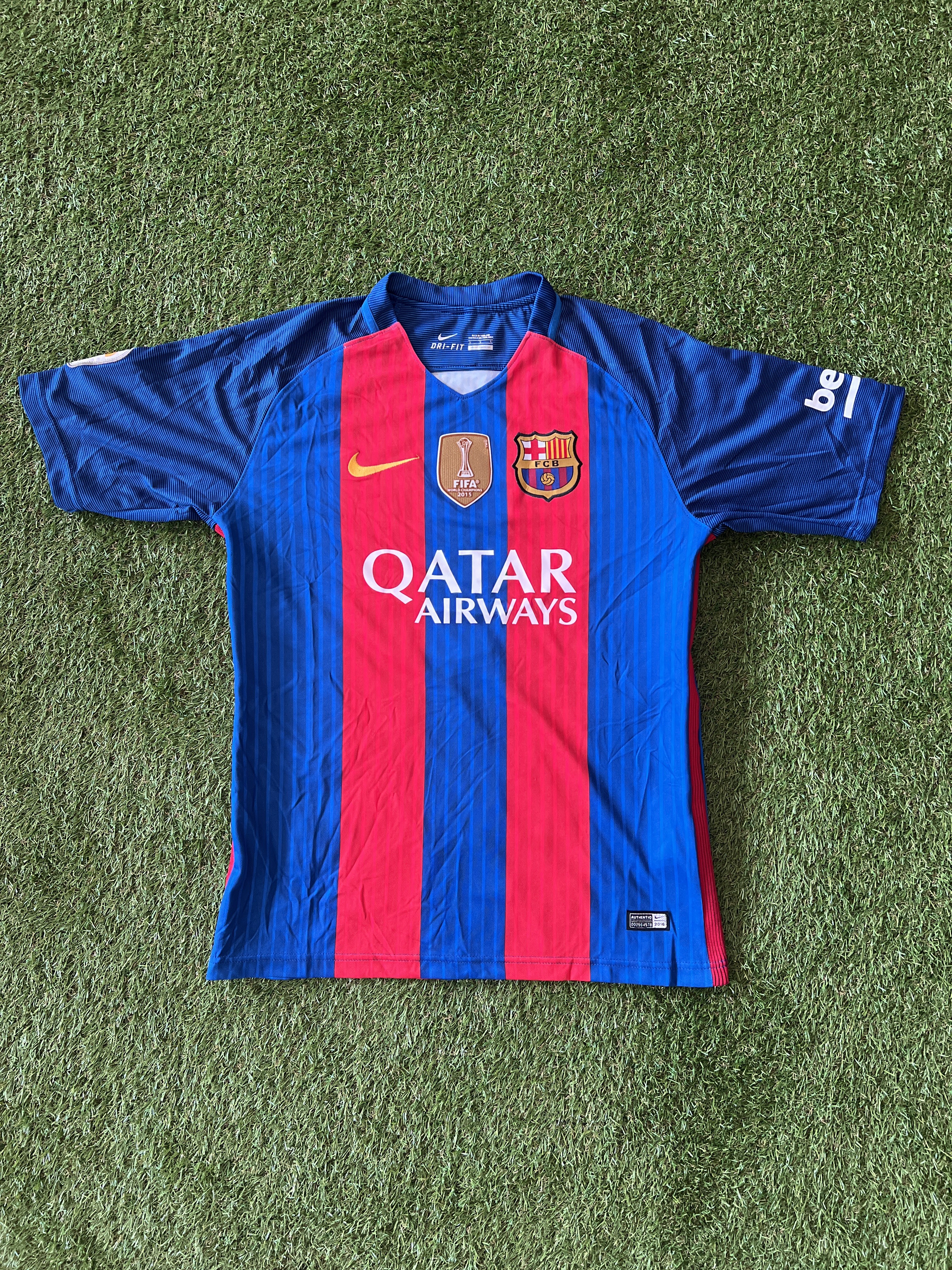Nike FC Barcelona, 2016 (Counterfeit)